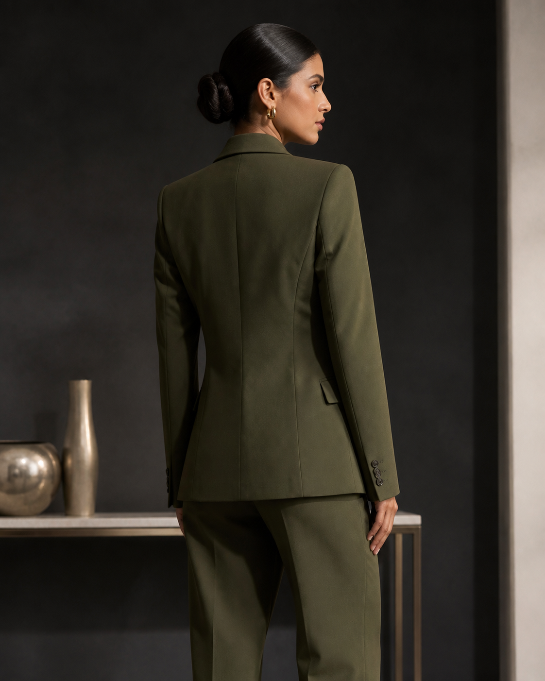 Presencia profesional en una imagen editorial.